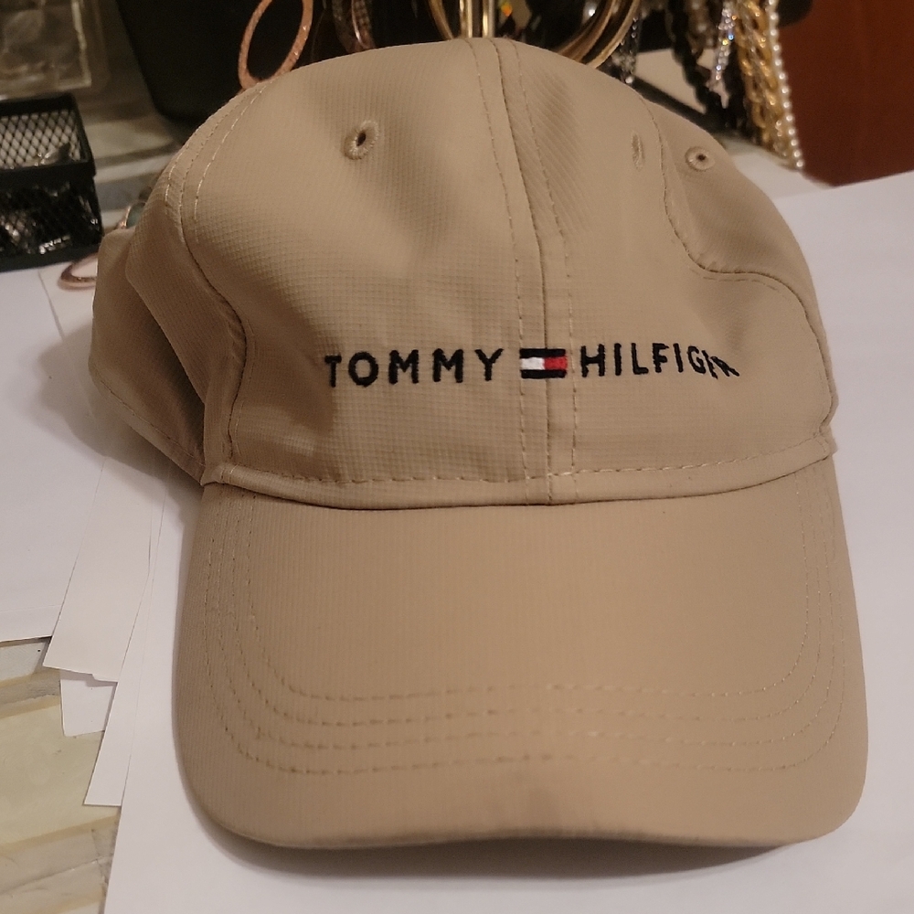 Tommy Hilfiger Tan Hat